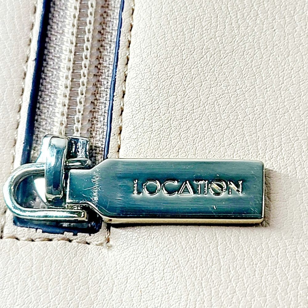 Location Canvas Leather Tote Bag - Picture 6 of 7